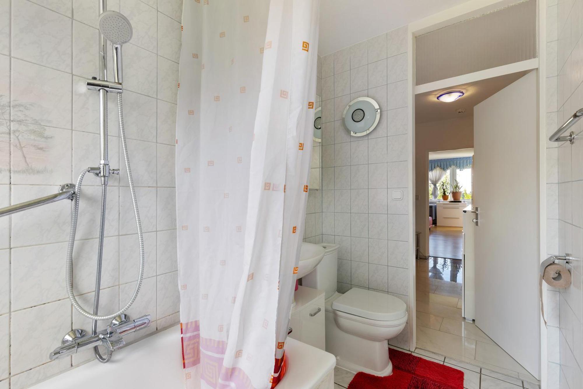 Helle, Ruhige Dachwohnung Eningen unter Achalm Bagian luar foto
